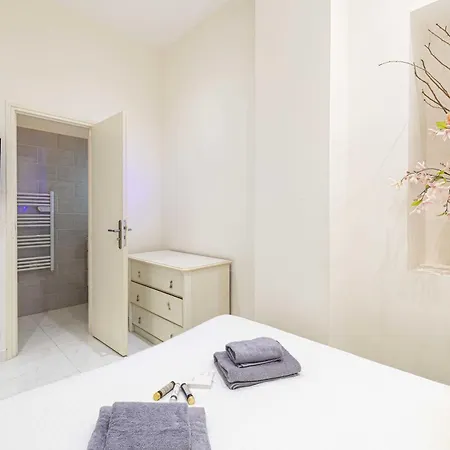 Apartment Beautiful Two Bedroom Near Croisette